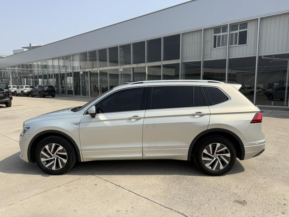 Volkswagen Tiguan L PHEV