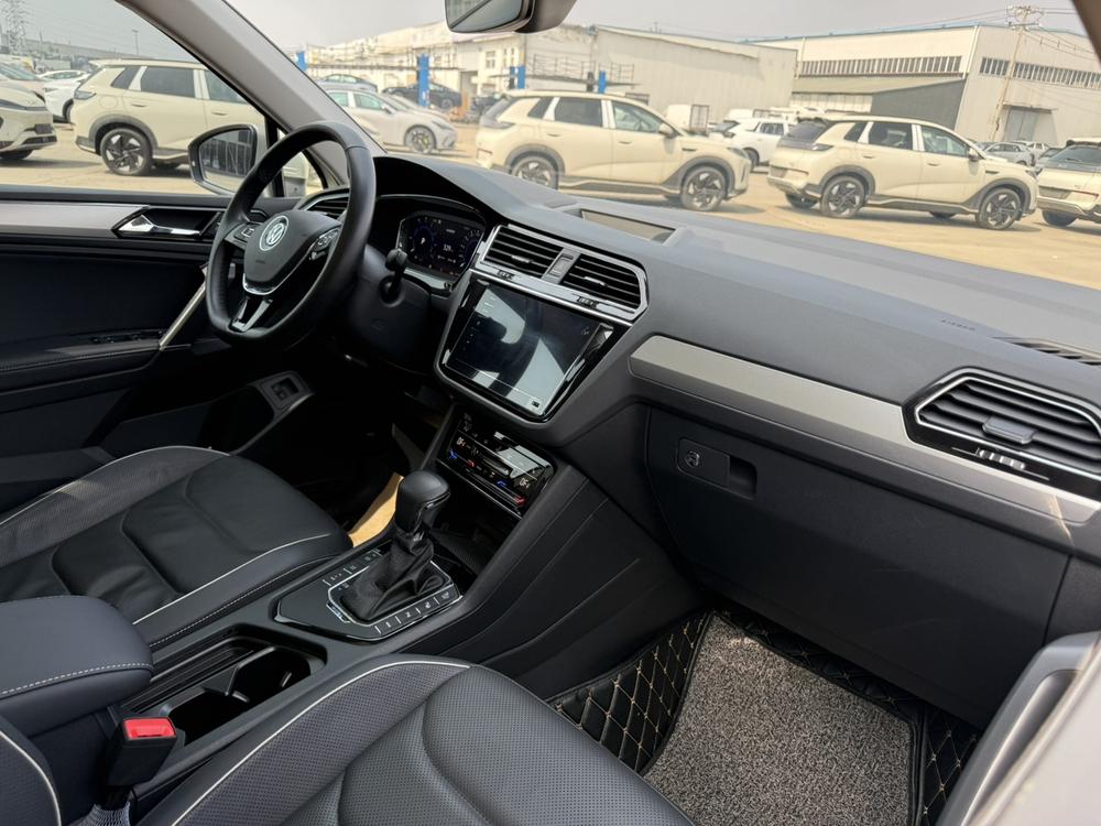 Volkswagen Tiguan L PHEV
