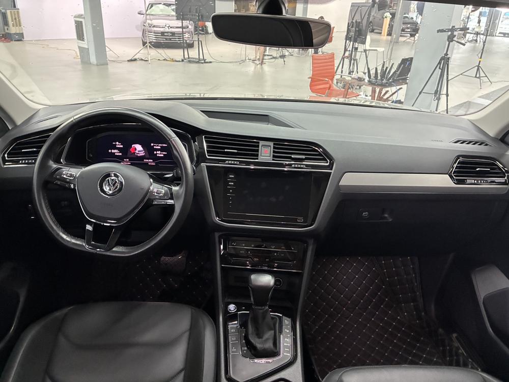 Volkswagen Tiguan L PHEV