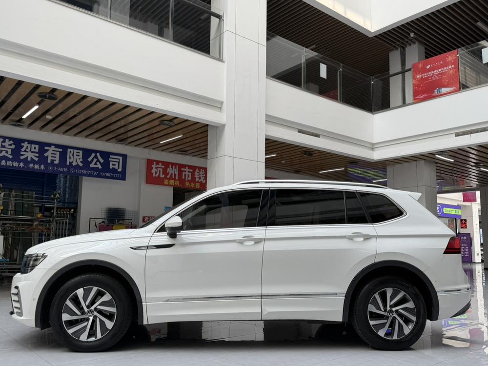 Volkswagen Tiguan L PHEV