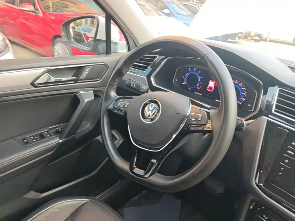 Volkswagen Tiguan L PHEV