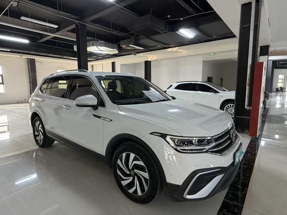 Volkswagen Tiguan L