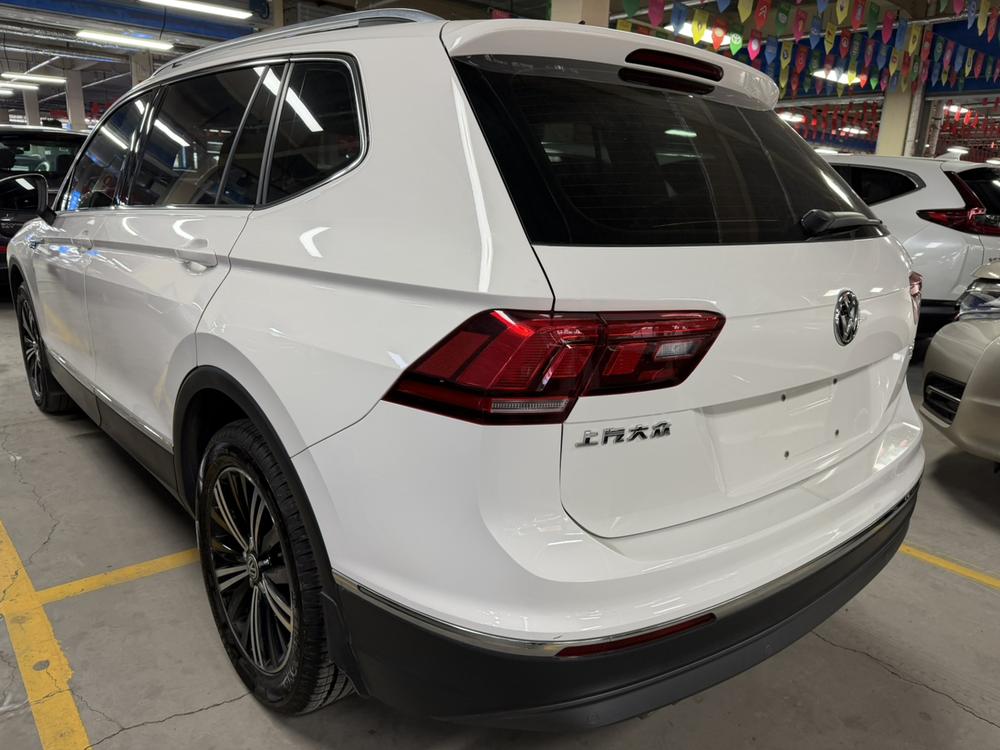 Volkswagen Tiguan L