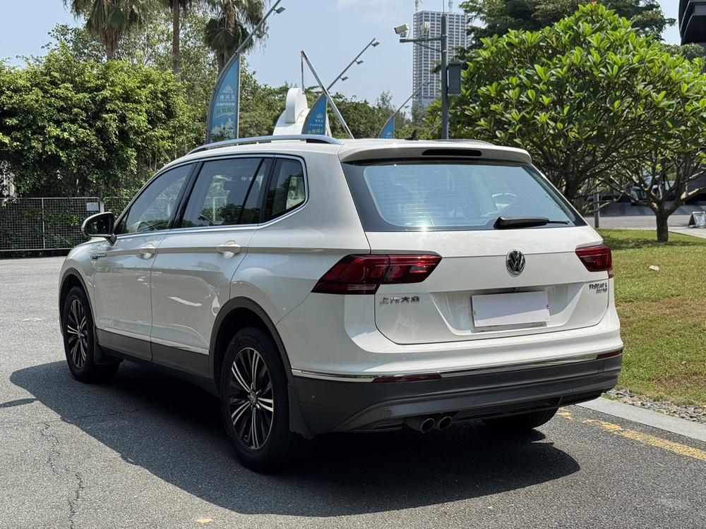 Volkswagen Tiguan L