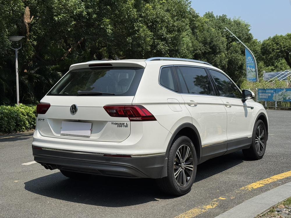 Volkswagen Tiguan L