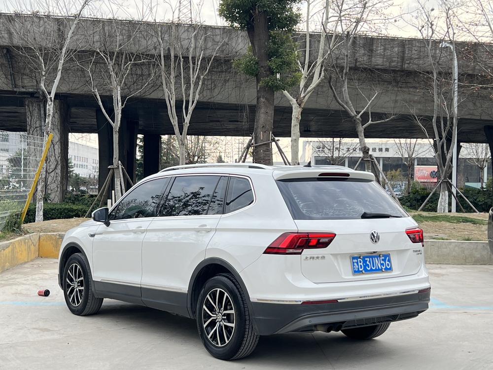 Volkswagen Tiguan L