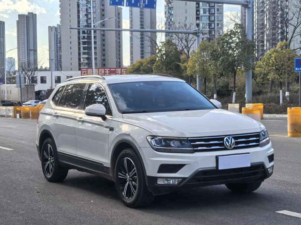 Volkswagen Tiguan L