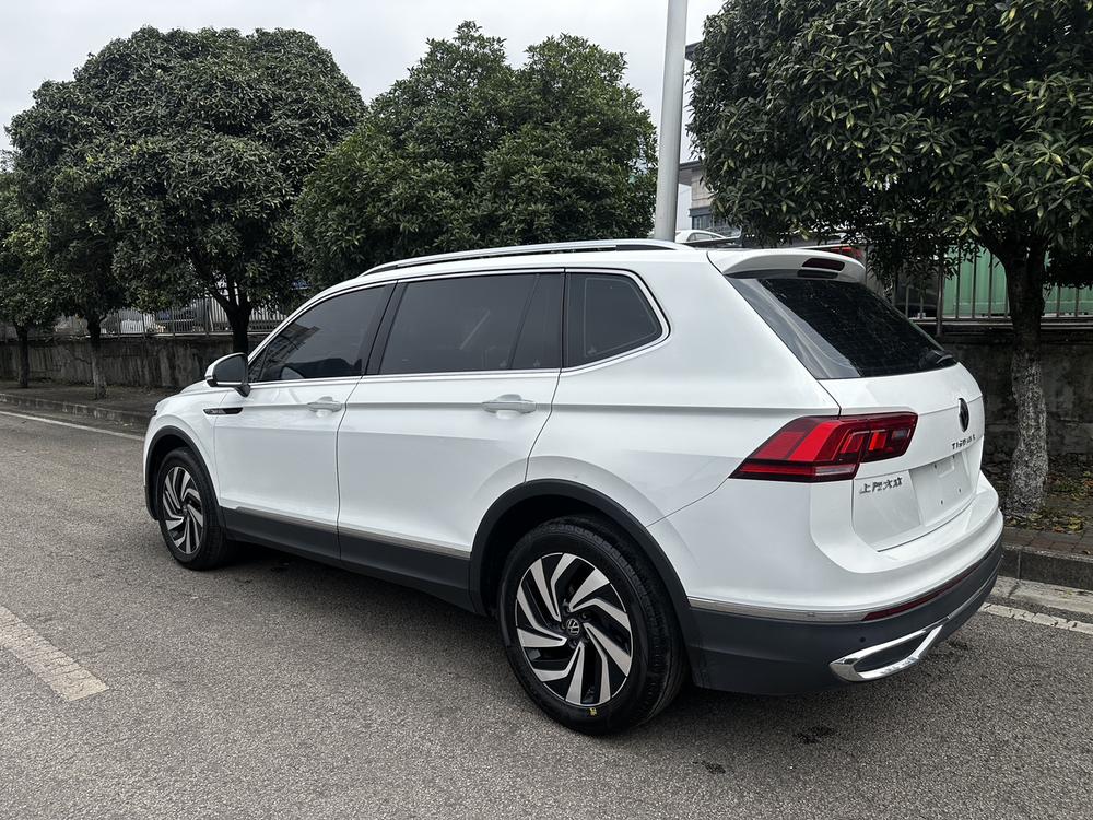 Volkswagen Tiguan L