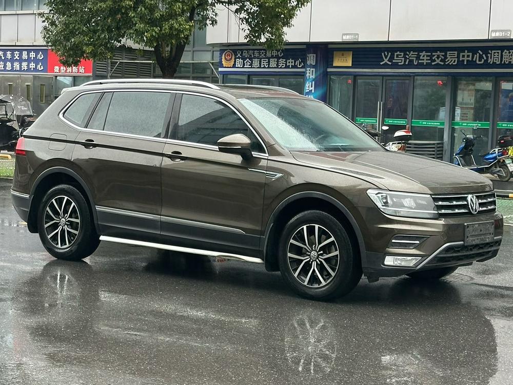 Volkswagen Tiguan L