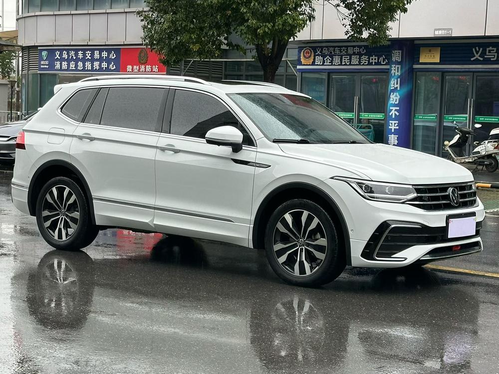 Volkswagen Tiguan L