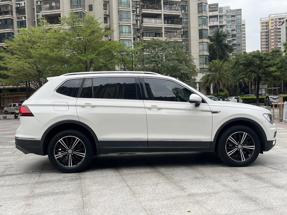 Volkswagen Tiguan L