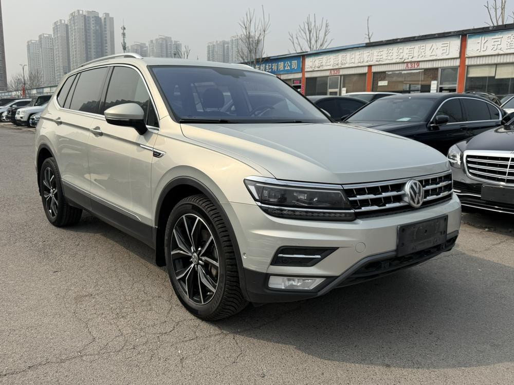 Volkswagen Tiguan L