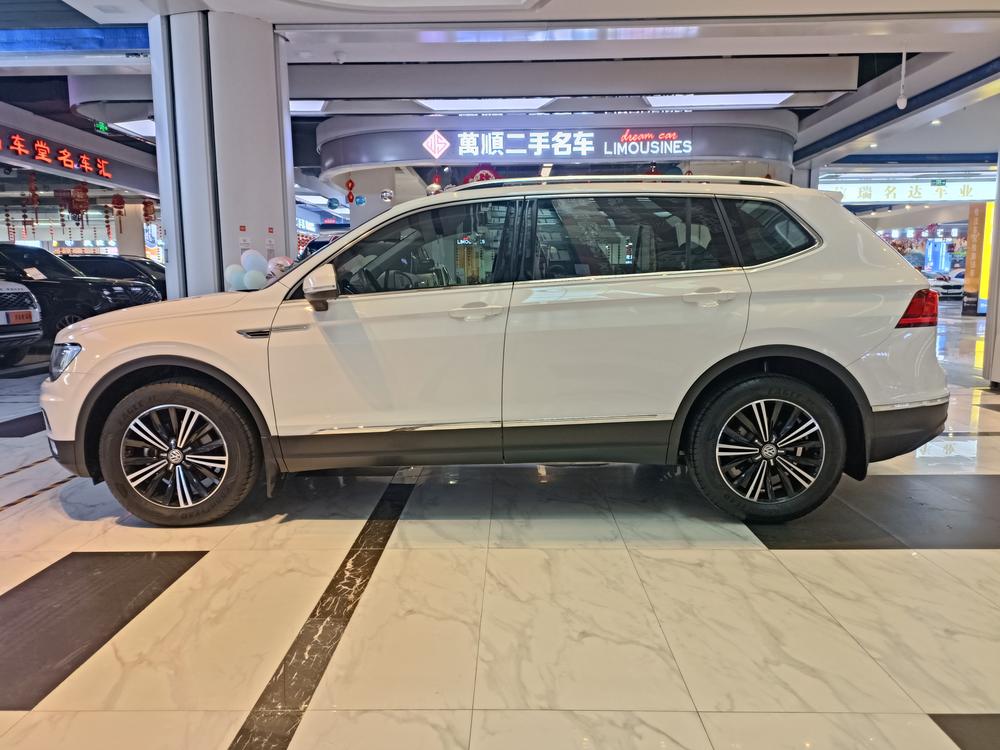 Volkswagen Tiguan L