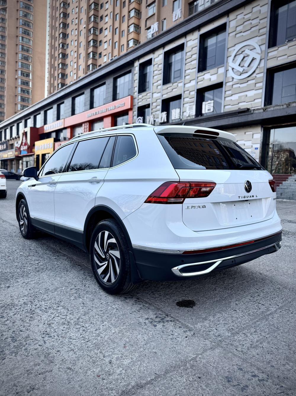 Volkswagen Tiguan L