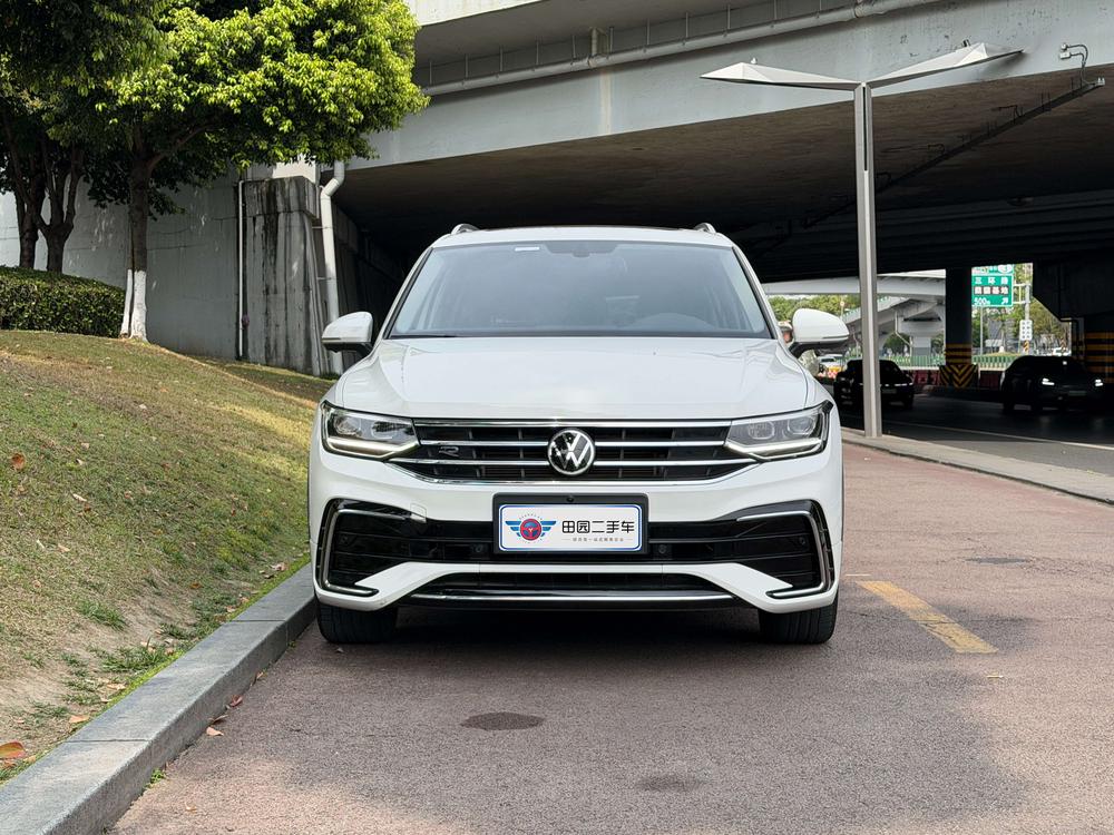 Volkswagen Tiguan L