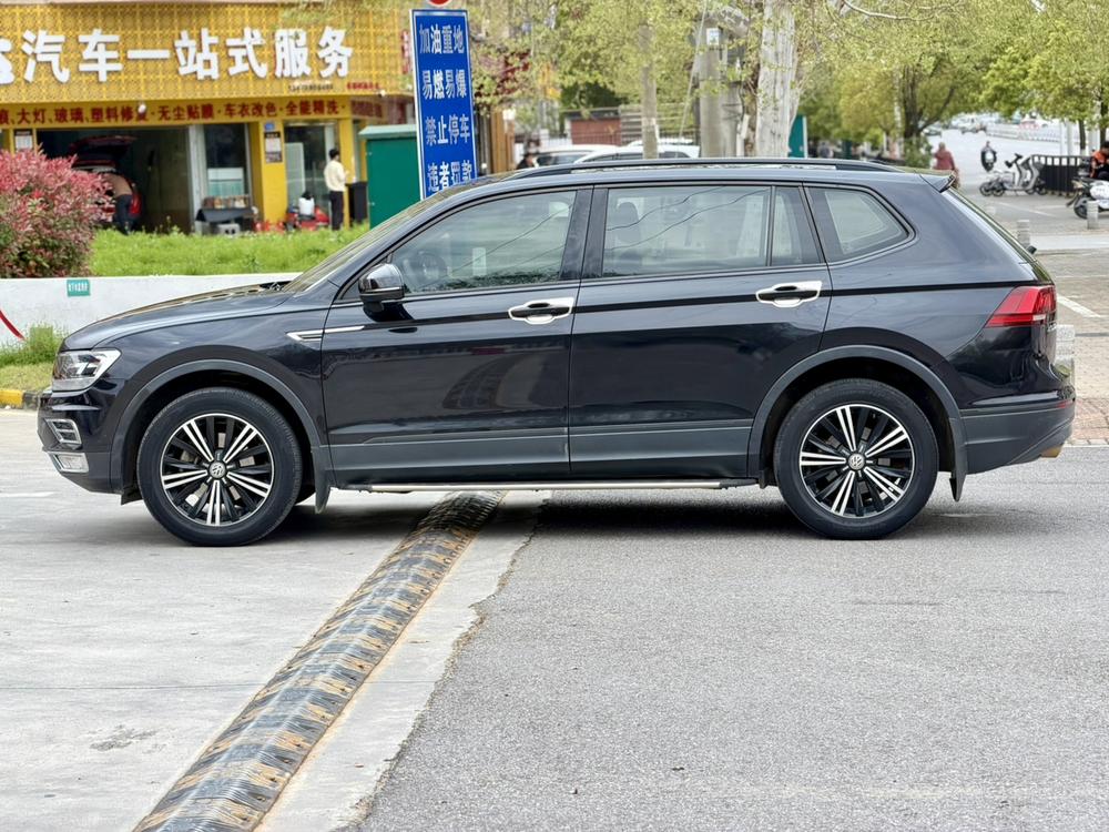 Volkswagen Tiguan L