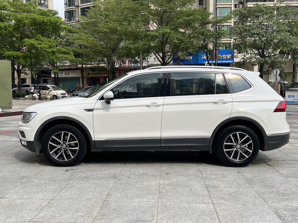 Volkswagen Tiguan L