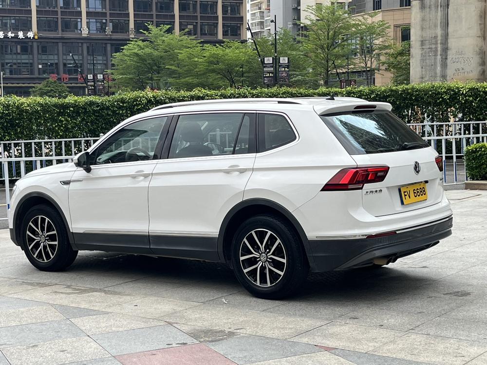 Volkswagen Tiguan L