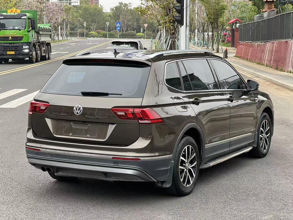 Volkswagen Tiguan L