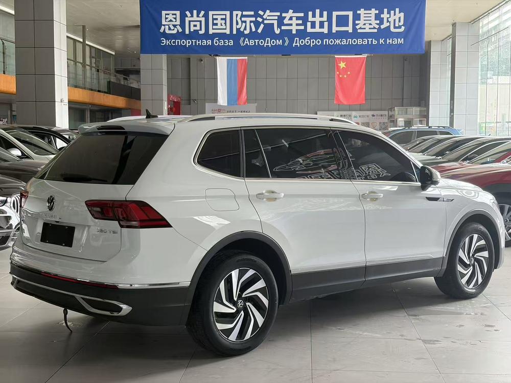 Volkswagen Tiguan L