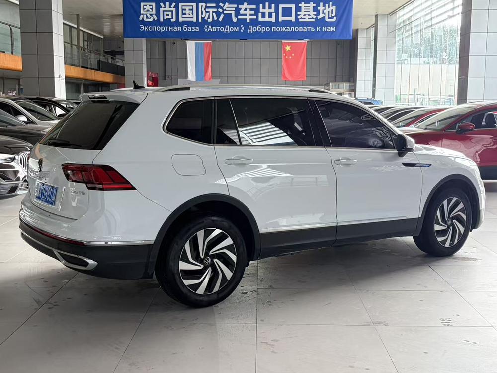 Volkswagen Tiguan L