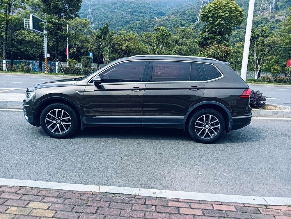 Volkswagen Tiguan L
