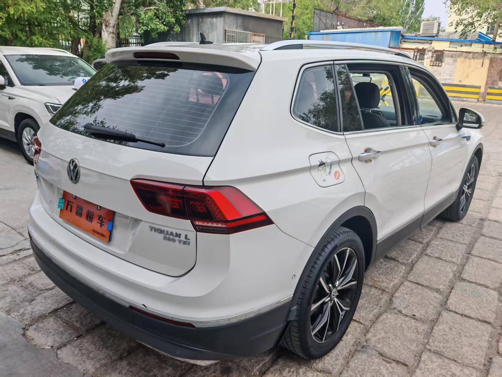 Volkswagen Tiguan L