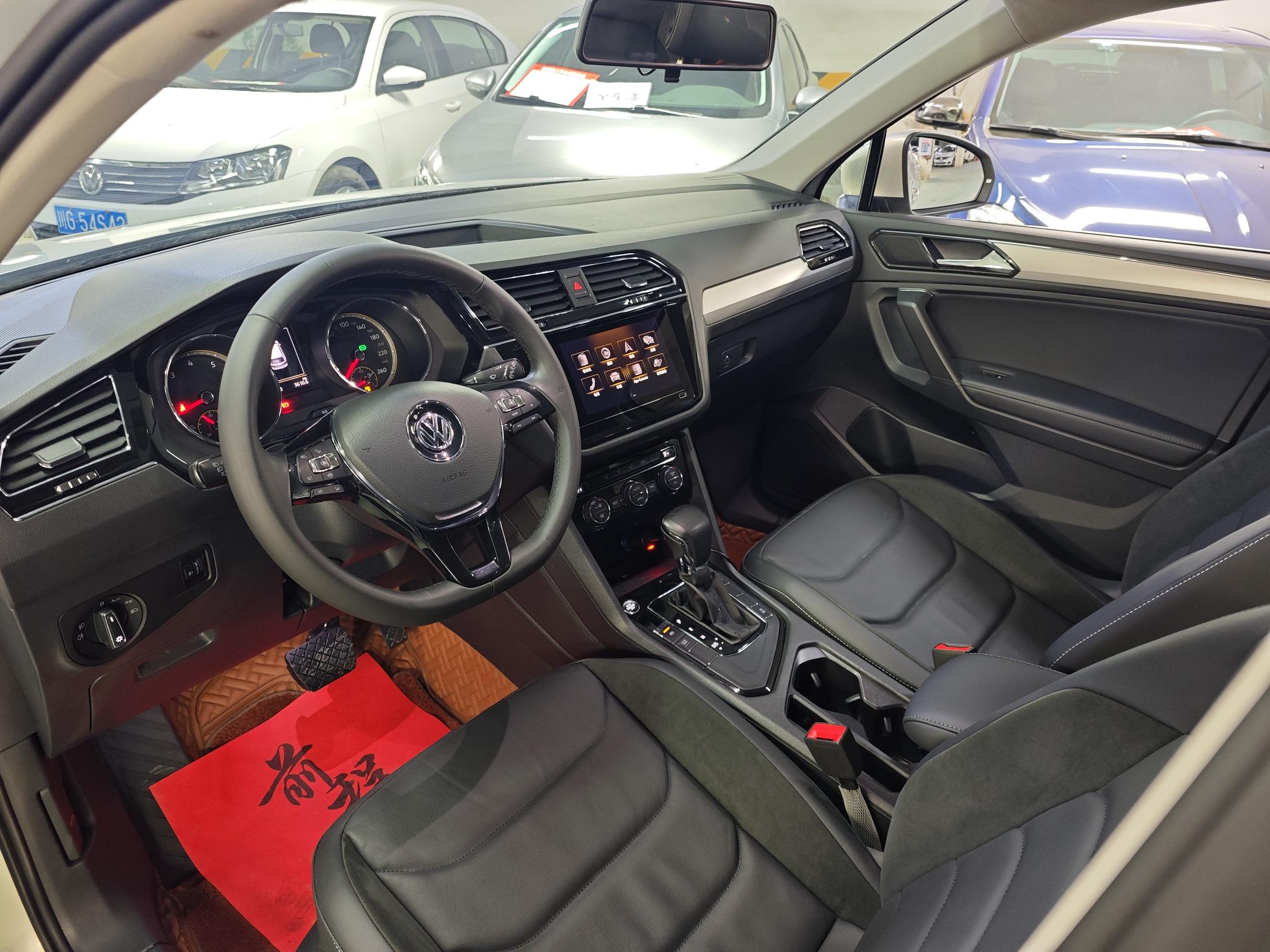 Volkswagen Tiguan L