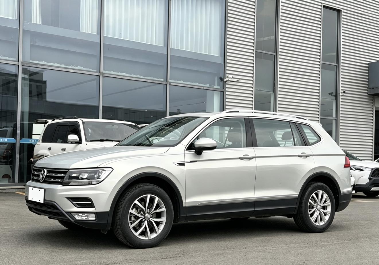 Volkswagen Tiguan L