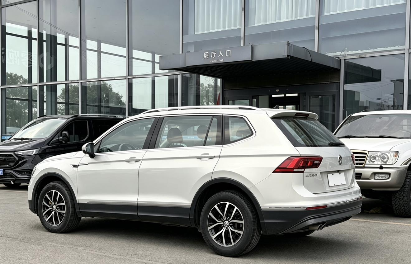 Volkswagen Tiguan L