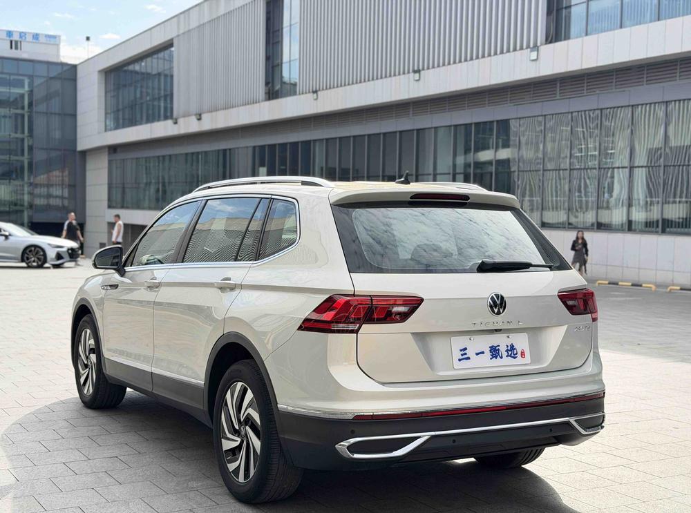 Volkswagen Tiguan L