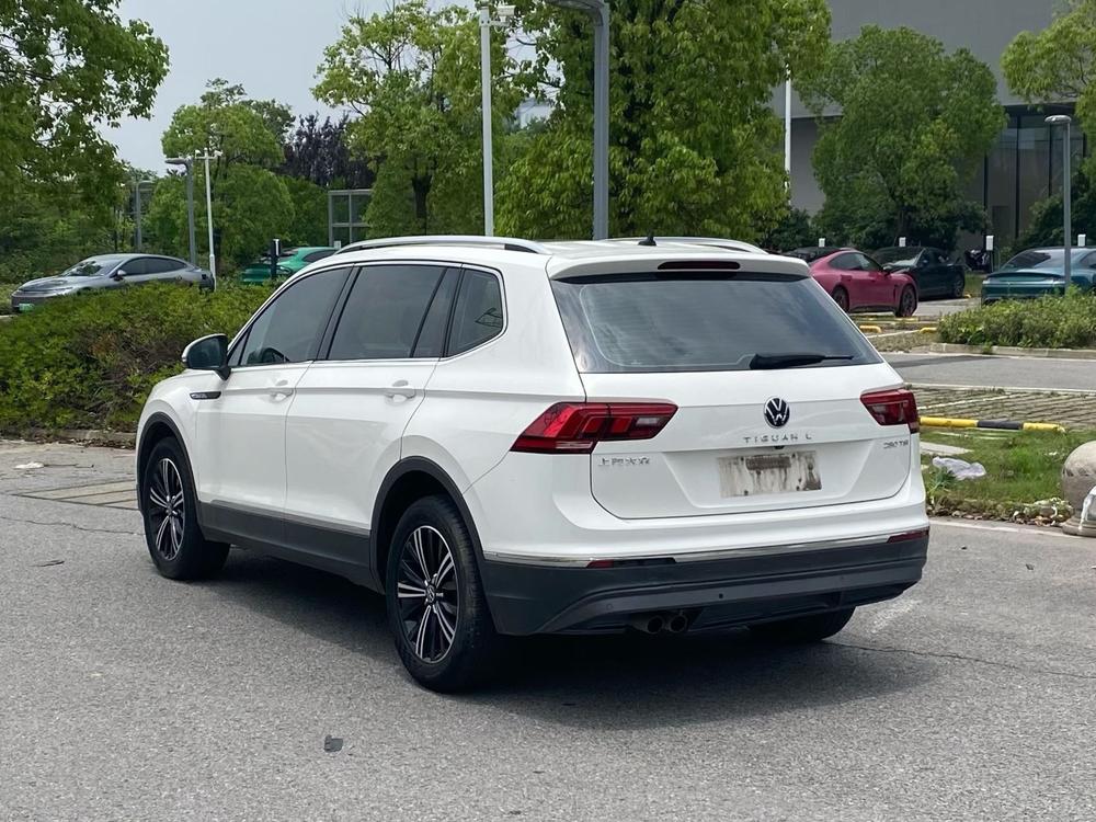 Volkswagen Tiguan L