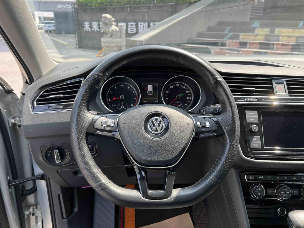Volkswagen Tiguan L