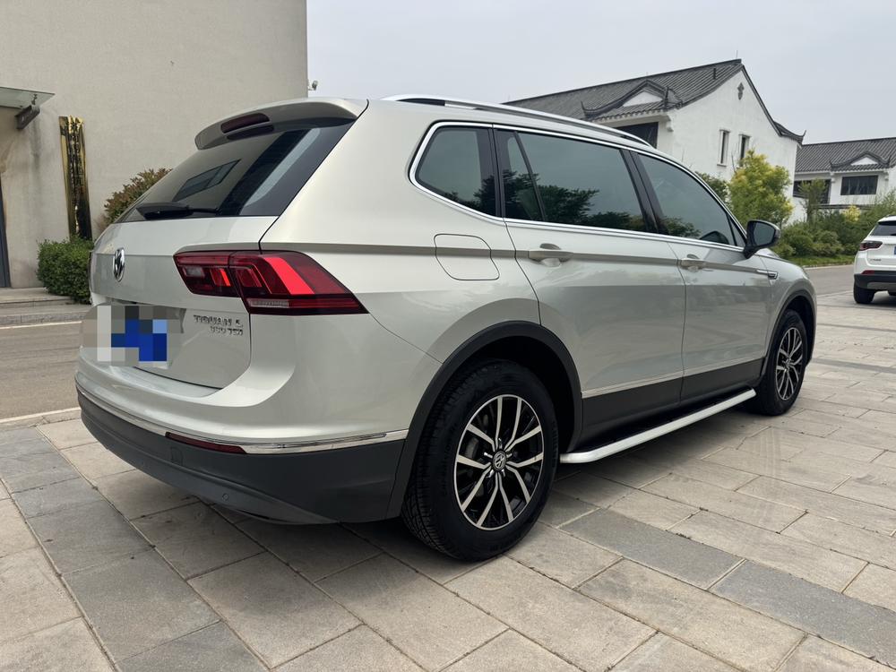 Volkswagen Tiguan L