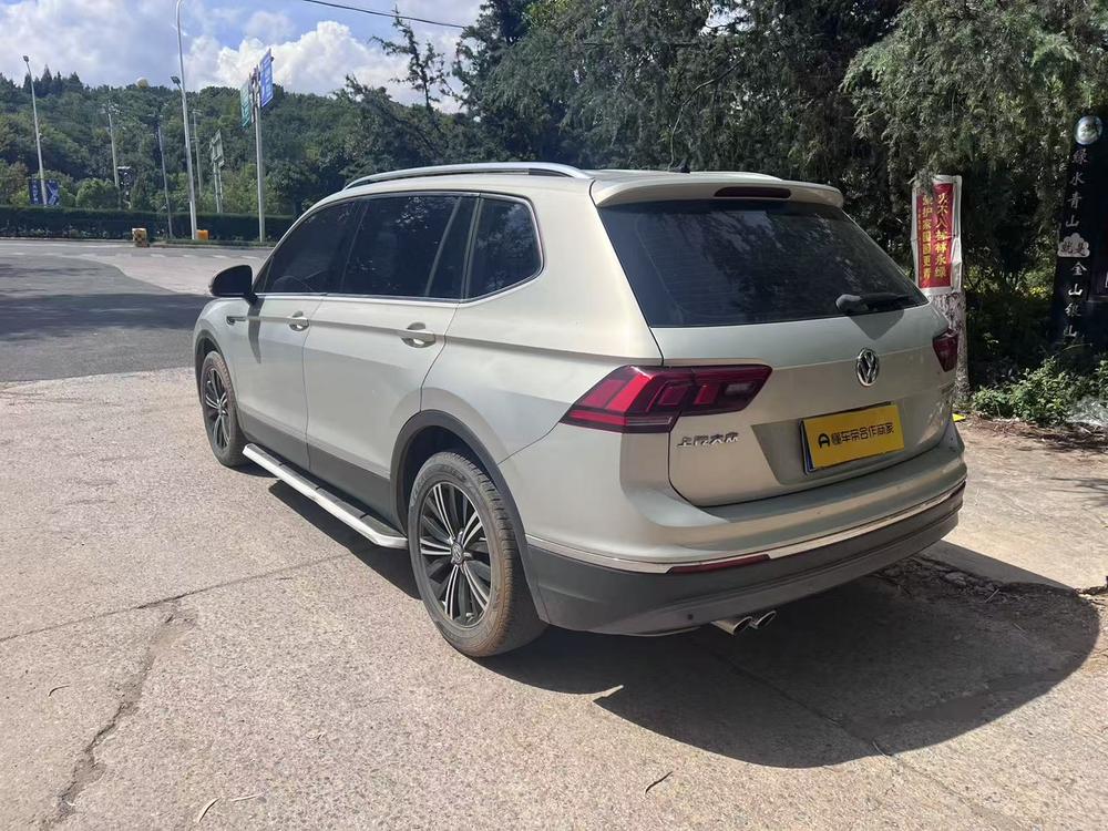 Volkswagen Tiguan L