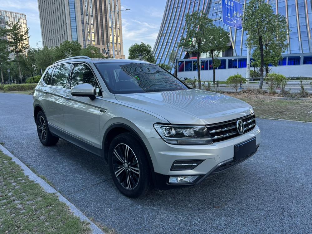 Volkswagen Tiguan L