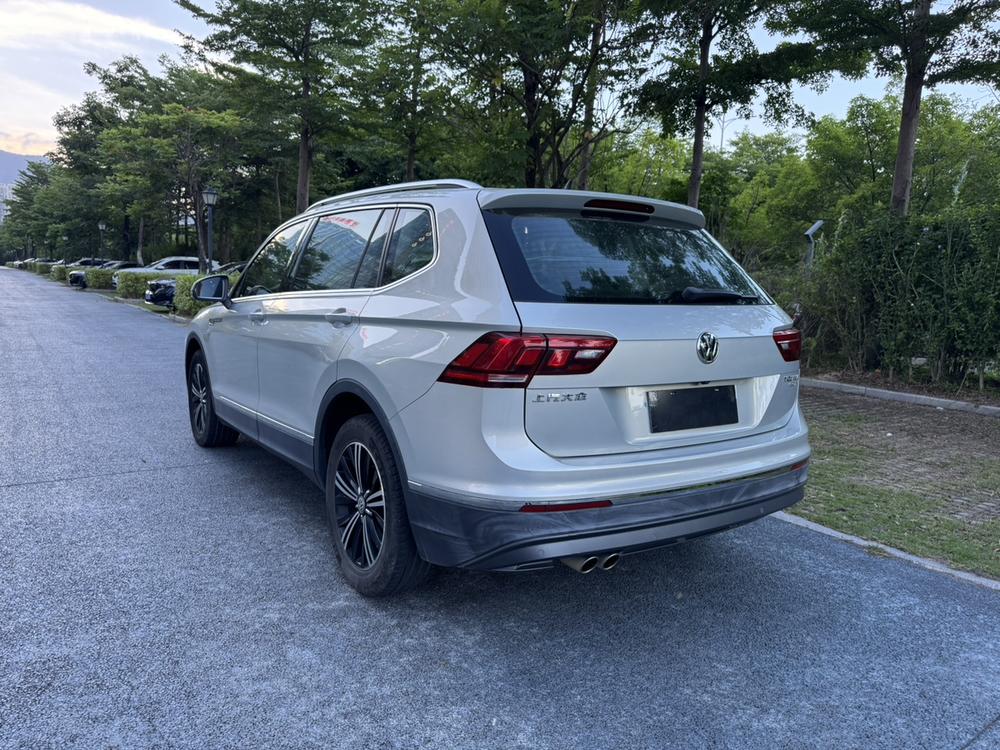Volkswagen Tiguan L