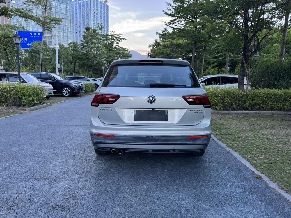 Volkswagen Tiguan L