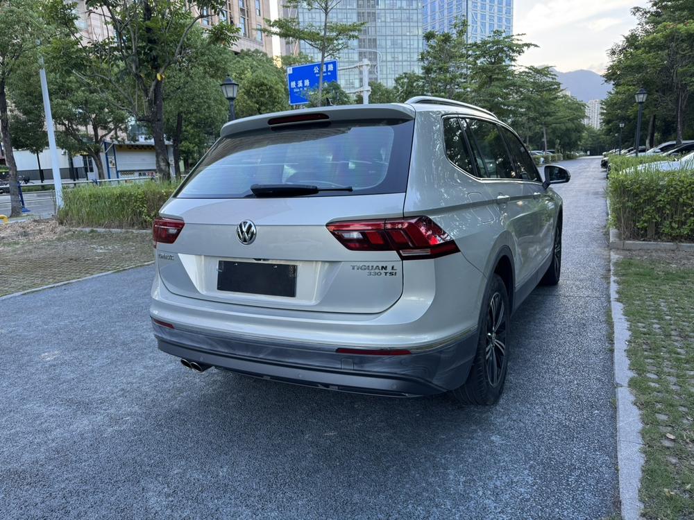 Volkswagen Tiguan L