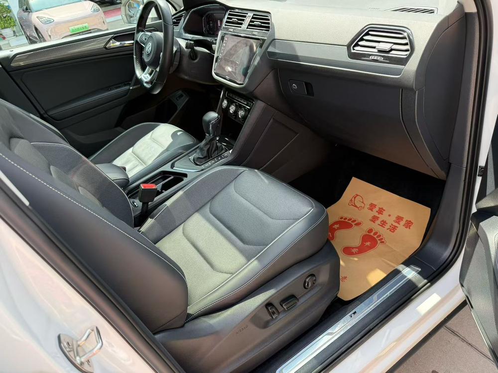 Volkswagen Tiguan L