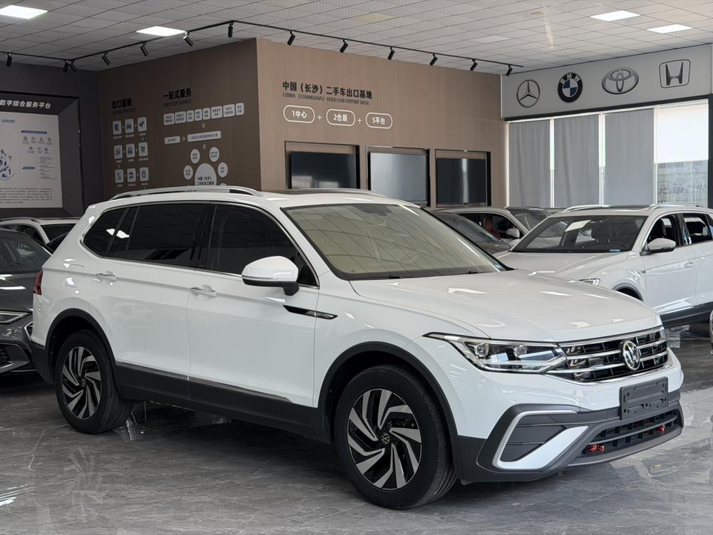 Volkswagen Tiguan L