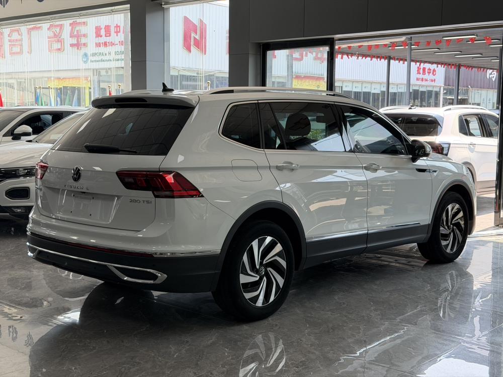 Volkswagen Tiguan L