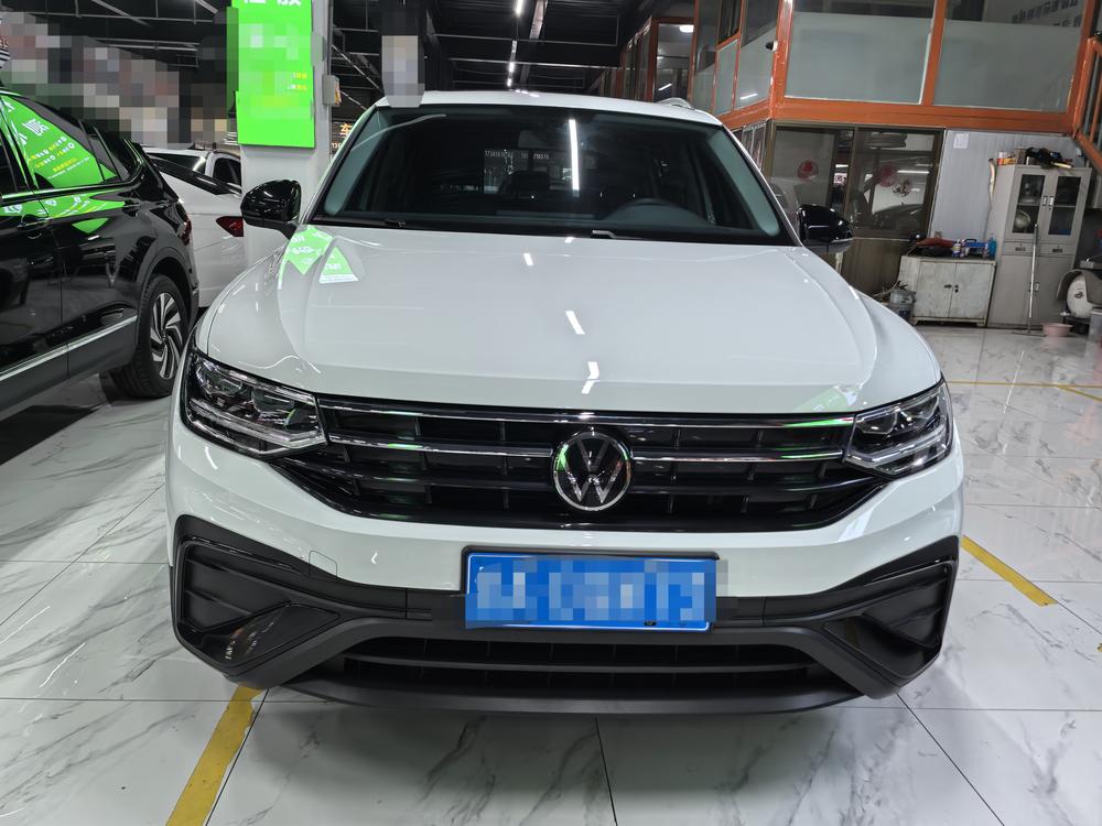 Volkswagen Tiguan L