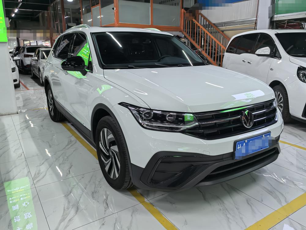 Volkswagen Tiguan L