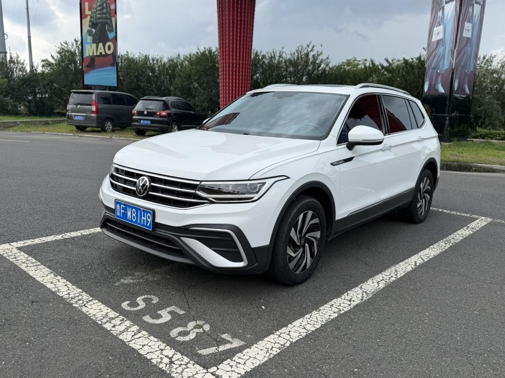 Volkswagen Tiguan L
