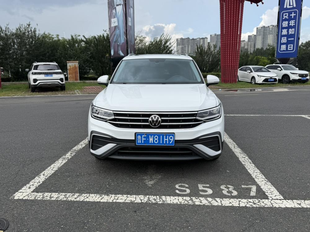Volkswagen Tiguan L