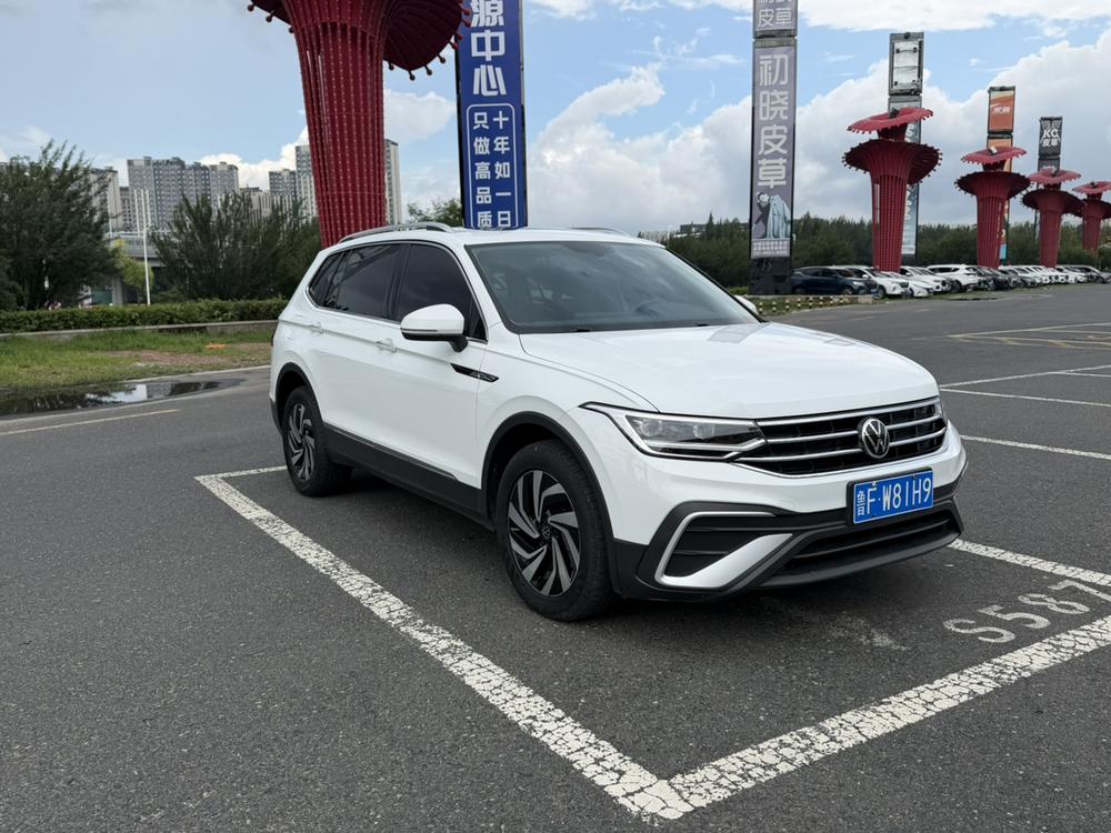 Volkswagen Tiguan L