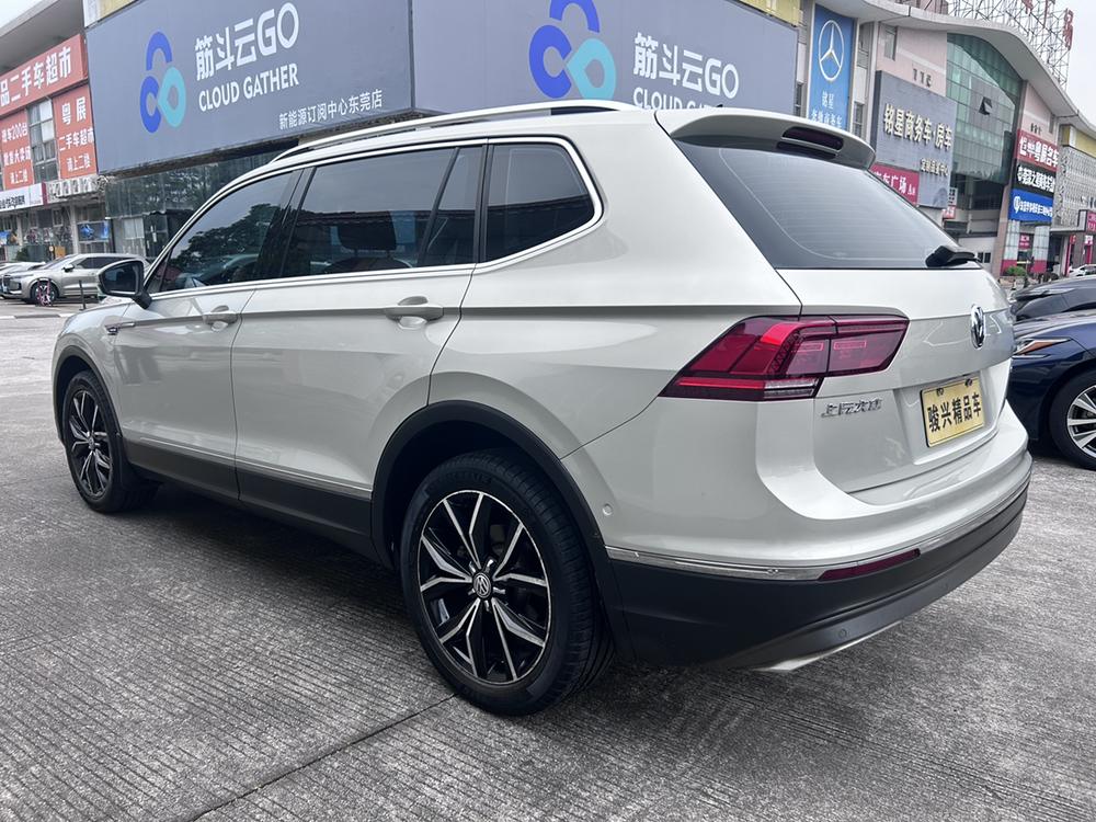 Volkswagen Tiguan L