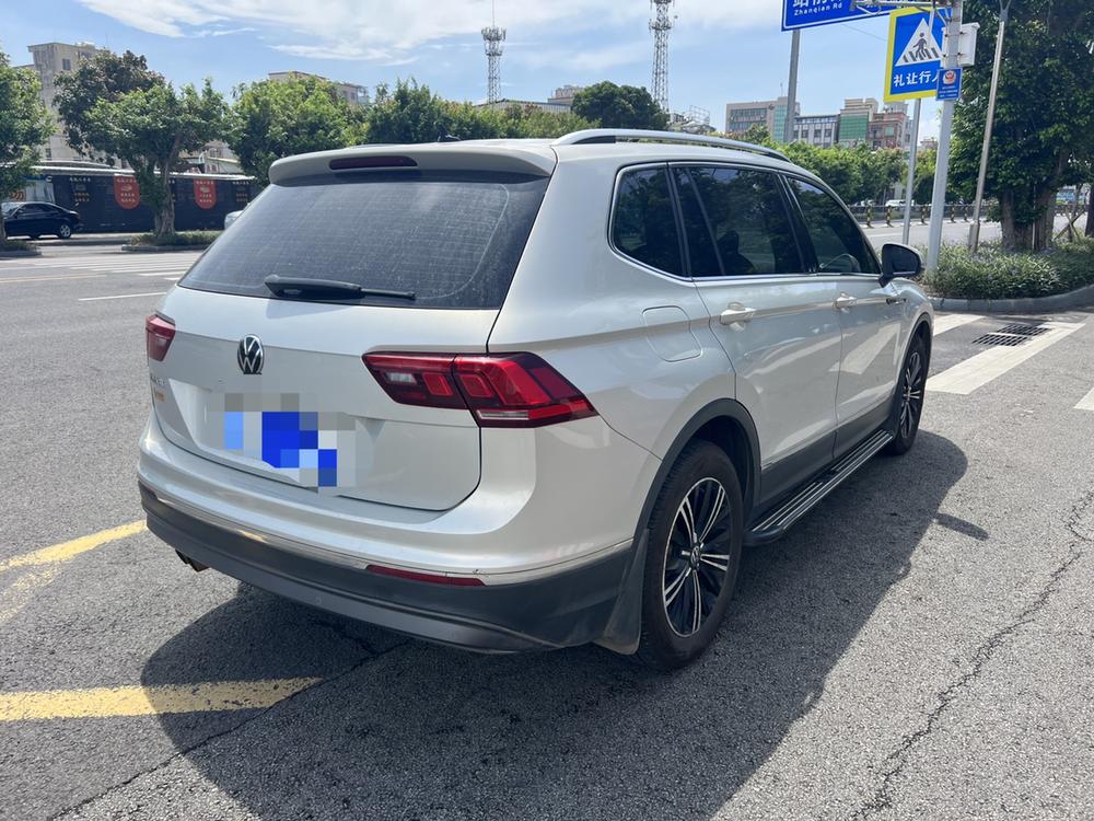 Volkswagen Tiguan L