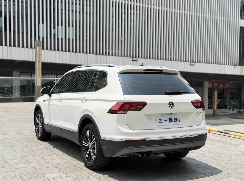 Volkswagen Tiguan L